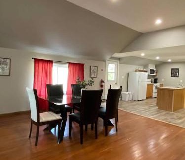 Waterloo Apartment | ENTIRE 2-BEDROOM TOWNHOUSE ON a RUSTIC FARM - C