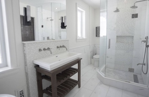 Trinity - Bellwoods House | fabulous house in Little Italy+P