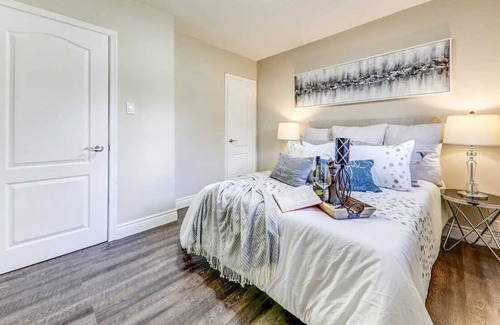 Durham Region House | Family/Pet friendly Luxurious bungalow spacious backyard for perfect staycation
