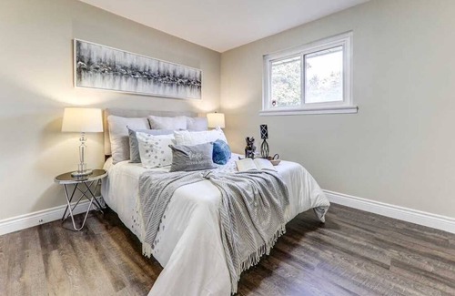 Durham Region House | Family/Pet friendly Luxurious bungalow spacious backyard for perfect staycation