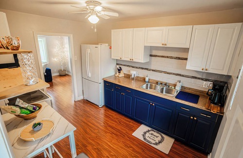 Merritton House | Getaway Nest Near Niagara Falls!