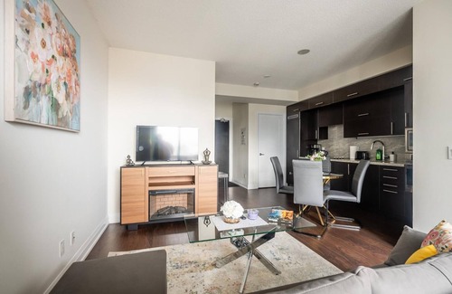 Willowdale Condo | GLOBALSTAY. Elegance in peonies 23 Floor 1Br. Free Parking