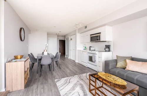 CityPlace Condo | GLOBALSTAY. Elegant Downtown Condo with Balcony