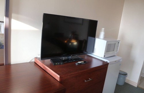 Port Colborne Hotel | Good Night Inn