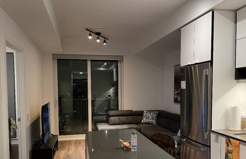 Downtown Mississauga Condo | Gorgeous 1 Bedroom Unit In Heart of Mississauga