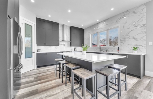 Grand Bend Cottage | Grand Bend Modern Living Cottage: Luxury Central Beach House!