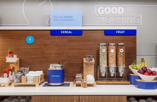 Richmond Hill Hotel | Holiday Inn Express Hotel & Suites Toronto - Markham, an IHG Hotel