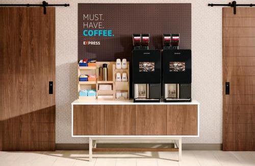 Mankato Hotel | Holiday Inn Express Hotel & Suites Mankato East by IHG