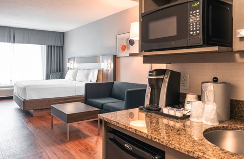 Rideau Heights Hotel | Holiday Inn Express & Suites Kingston Central by IHG