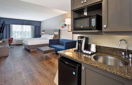 Rideau Heights Hotel | Holiday Inn Express & Suites Kingston Central by IHG