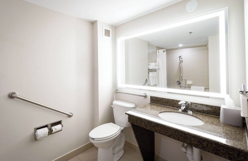 Rideau Heights Hotel | Holiday Inn Express & Suites Kingston Central by IHG