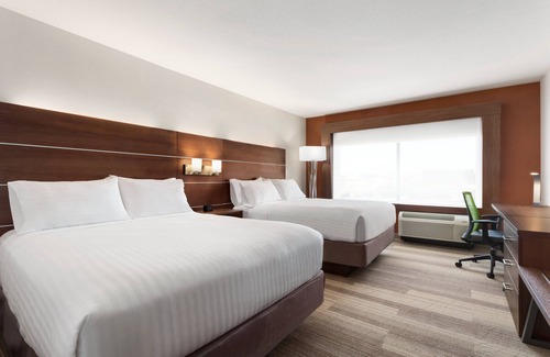 Hermantown Hotel | Holiday Inn Express & Suites Duluth North - Miller Hill by IHG
