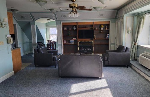 Stillwater Hotel | Hotel ∙ 2 bedrooms ∙ 5 guests