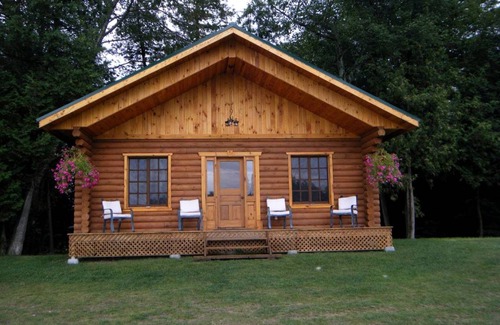 Ottawa Division House | House ∙ 1 bedroom ∙ 8 guests