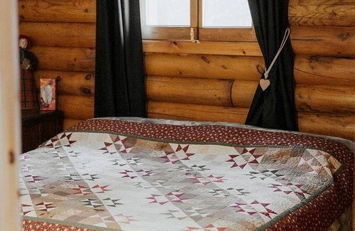 Ottawa Division House | House ∙ 1 bedroom ∙ 8 guests