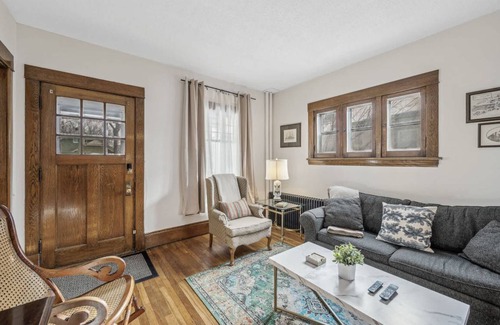 Merriam Park House | House ∙ 4 bedrooms ∙ 10 guests