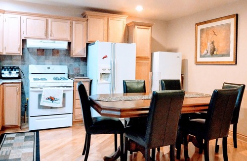 Lambton Shores House | Ipperwash Bliss: Sleep 7 Hear the wave 🌊☀️