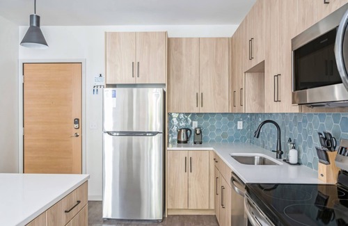 Harrison Apartment | Kasa | Cozy 1BD with Parking and Amenity Access | Minneapolis