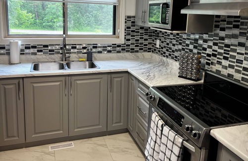 Baddow Cottage | Kawartha Lakes River Front Cottage
