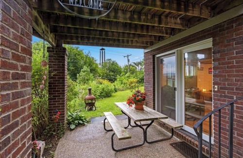 Winona Apartment | Lake Boulevard House