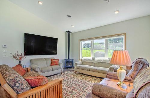 Brandon House | Lake Home Near Alexandria Kayaks Provided!