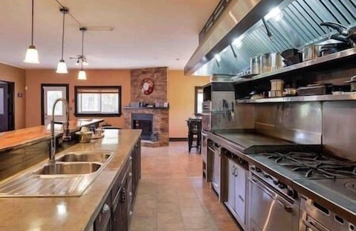 Port Stanton House | Lakefront Cottage w/Hot Tub, 30 Guests 8000 sq ft