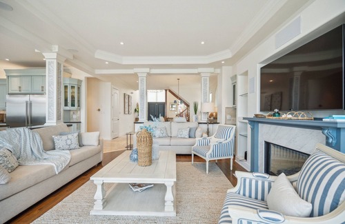 Stoney Creek Villa | Lakeside Villa – Luxury Waterfront Retreat with Skyline Views