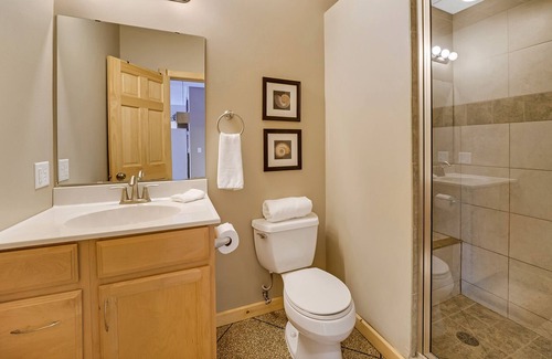 Duluth Apartment | Location, Location, Location!!! - Very close to trails, Downtown and Bayfront