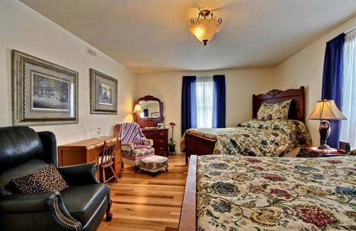 North Dundas Cabin | Lodge ∙ 1 bedroom ∙ 4 guests