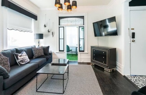 North London House | *LUXURIOUS* 1 Bedroom Home - Close to Downtown