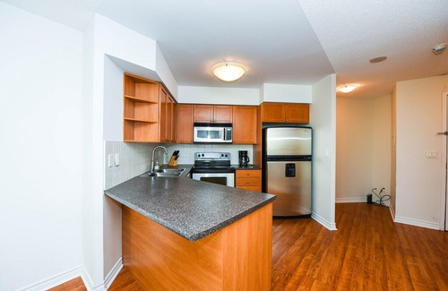 Downtown Mississauga Condo | Luxurious 2BR & 2BTH in Mississauga Downtown in Mississauga