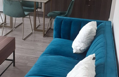 Toronto Entertainment District Condo | Luxury Entire Condo in Downtown