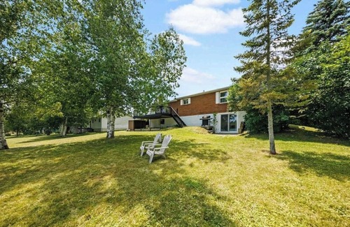Valentia Cottage | Luxury Private Lakehouse