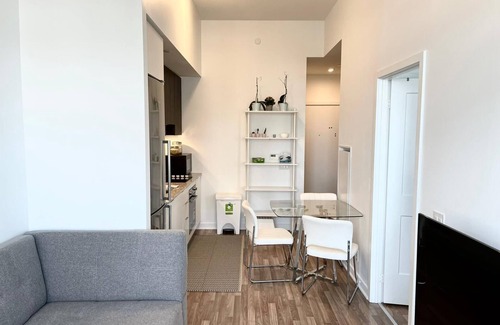 Old Town Condo | Luxury Two Bedroom Condo - Downtown Toronto