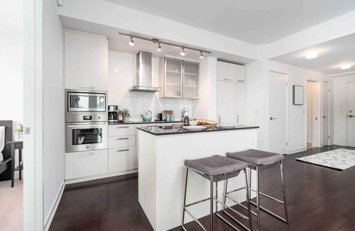 Toronto Entertainment District Condo | Luxurytopfloor3bedsuite Wparking