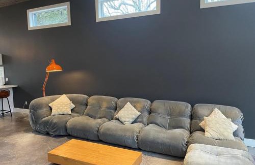 Douro-Dummer Villa | McCracken's Mid Century Modern Luxury Cottage