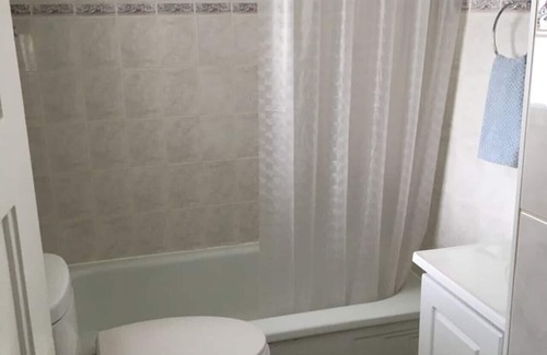 Historic Old Town Apartment | Merlot Room in Old Town. Furnished $1200/month