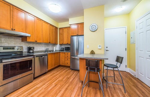 Downtown Mississauga Condo | Modern 1BD & BTH in Mississauga Downtown