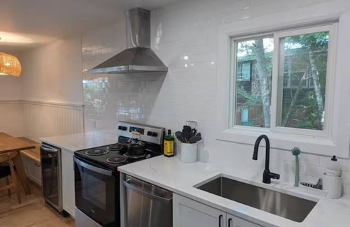 Marmora Cottage | Modern cottage, waterfront, western facing, beautiful sunsets Crowe Lake