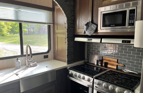 Grand Rapids House | Modern RV come “GLAMP” in style.