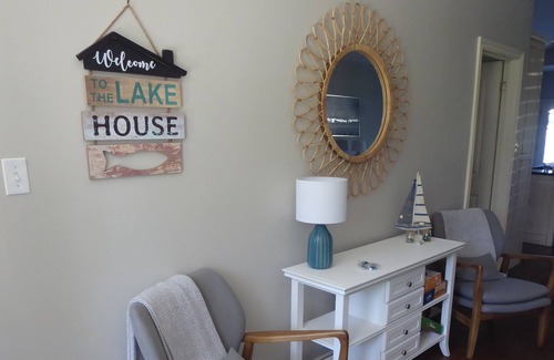 Dashwood House | Modern Tranquil Cottage; 2 minutes walk to semi-private quiet beach