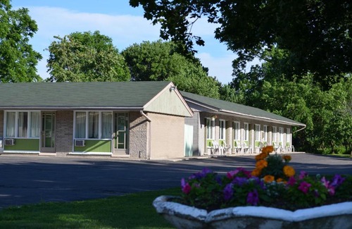 Brantford Hotel | Mohawk Motel