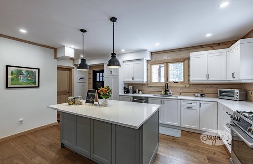 Port Carling Cottage | New 5 bed 4 bath cottage on Turtle Lake, Privacy!