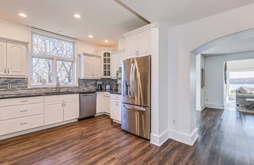 Greenfield House | NEW! Spacious Lakeside Home with WiFi and AC