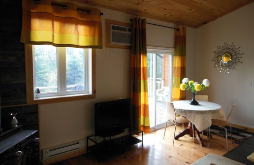 Baddow Cottage | New Waterfront 2-bedroom Cottage in Kawartha
