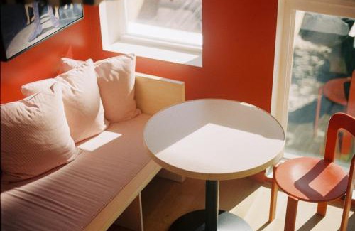 Little Portugal Hostel | Ode