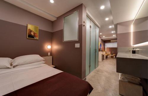Little Portugal Hostel | Ode