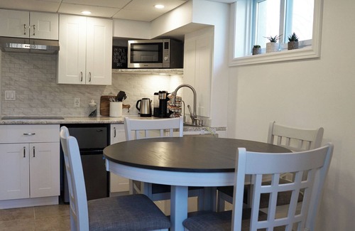 Thorold House | Perfect Getaway - Your Sanctuary Among Nature