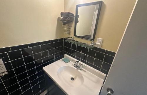 Timmins Hotel | Pine Ridge Motel