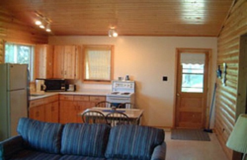Kenora Cabin | Portage Lodge - Cabin #7 (2 people) - Kenora, Ontario, Canada